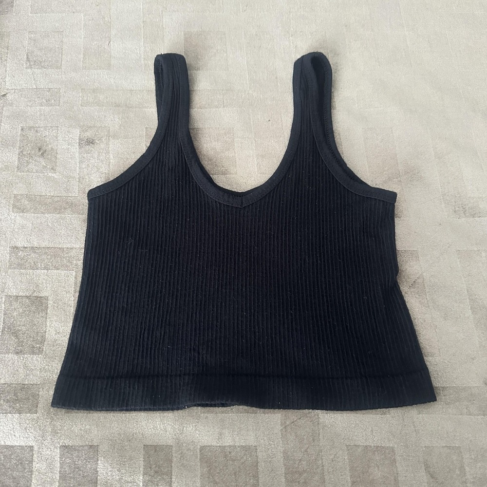 Out From Under Tank Top Womens M Black V Neck Sleeveless Ribbed Knit Cropped